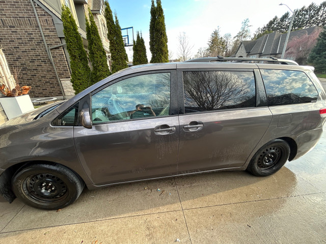 2012 Toyota sienna  in Cars & Trucks in St. Catharines