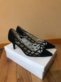 Women’s black shoes