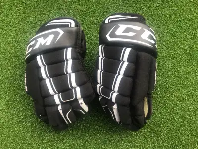 CCM Youth Hockey Gloves JR 11”, View more