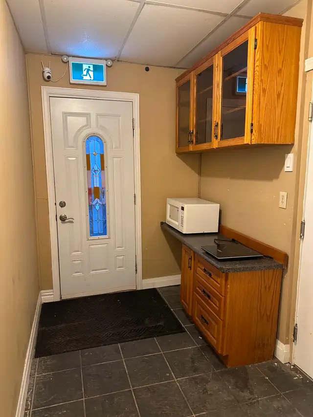 close niagara college/brock university,first floor 1 BR apartmen in Room Rentals & Roommates in St. Catharines - Image 7
