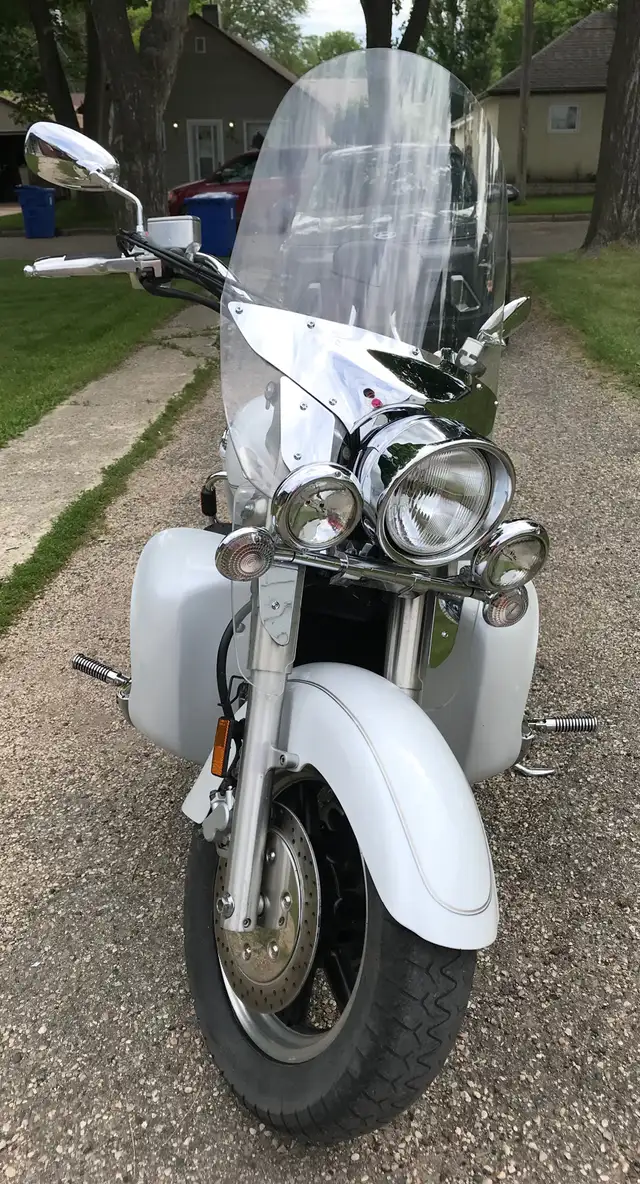 2006 Yamaha Royal Star Tour Deluxe 1300 4-cylinder in Street, Cruisers & Choppers in Brandon - Image 2