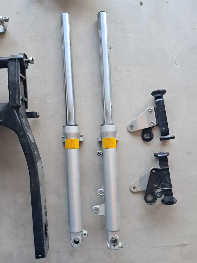 Suzuki GS500 Part-Out! in Motorcycle Parts & Accessories in St. Catharines - Image 5