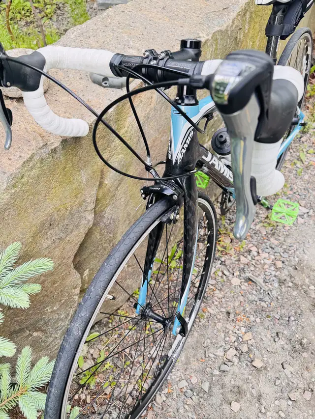 Jamis Xenith Endura Sport 48cm Carbon Road Bicycle in Road in Muskoka - Image 5