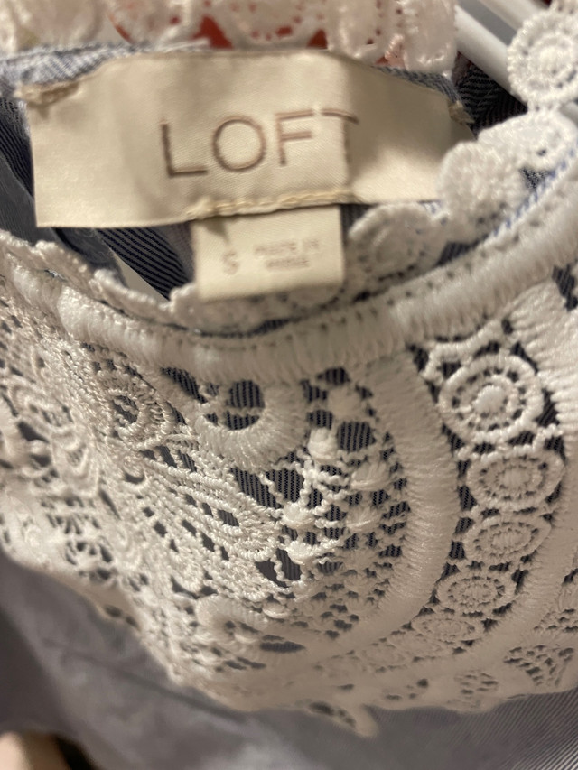 LOFT blouse like new in Women's - Tops & Outerwear in Markham / York Region - Image 2