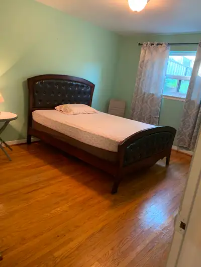 AVAILABLE from MAY 1st 2026 -Room has a queen size bed with big windows -big closet and mini fridge...