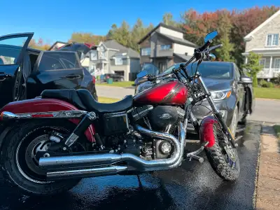 Harley Davidson FXDF Fat Bob 2016 Cylindrée 1,690 Km 13,100 Super condition Avec housse et chargeur...