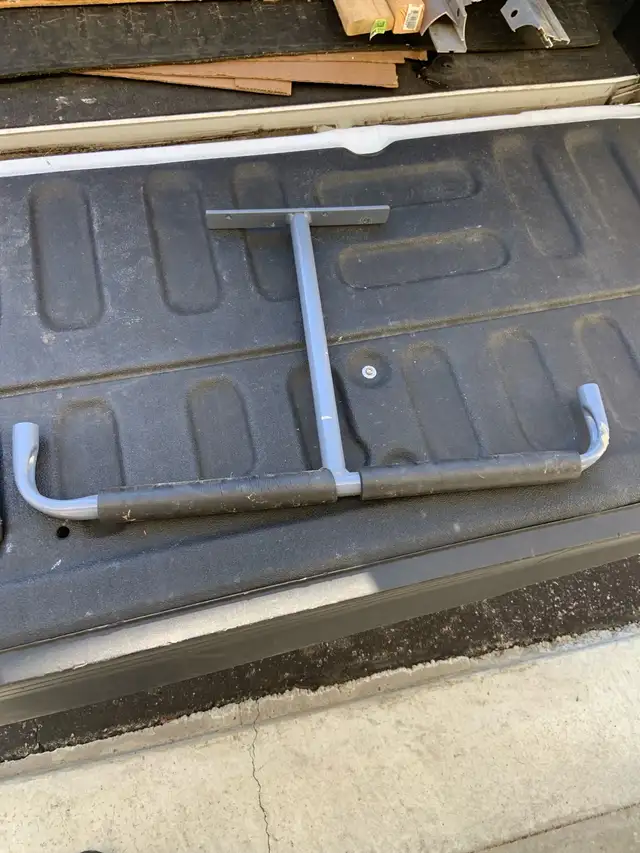 Ceiling hanger bracket 