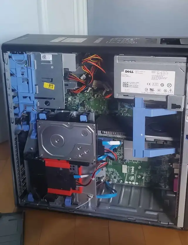 DELL PRECISION XEON 3550 24 GB RAM 500 GB SSD 4 TB QUADRO FX3800 in Desktop Computers in Longueuil / South Shore - Image 6