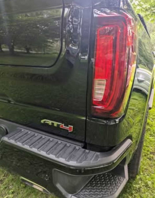 2024 GMC SIERRA 1500 AT4 4WD CREW CAB 6.2 litre V8- TRANSFERT DE — photo 3