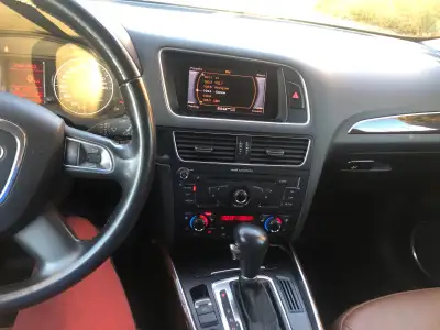 Audi Q5 in really good condition. Service has been done one two months ago. Small damage of right re...