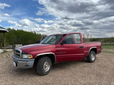 1999 Dodge Ram Long box Easy start, runs good. Good Rubber all around.