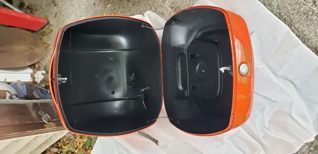 Vespa Top Case in Scooters & Pocket Bikes in City of Toronto - Image 8