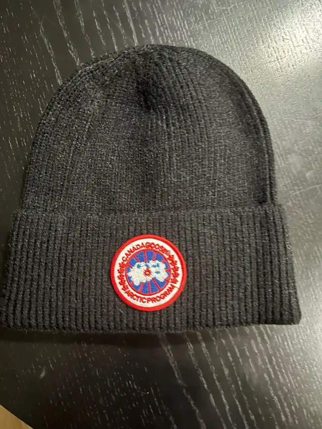 Canada Goose Toque in Women's - Tops & Outerwear in Winnipeg - Image 2