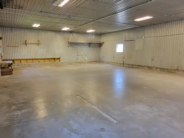 Shop for Rent in Norwich in Commercial & Office Space for Rent in Woodstock - Image 3