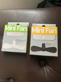 Set of 2 remax mini fans black/ white 