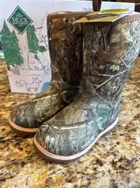 Brand New Kids Camo Muck Boots