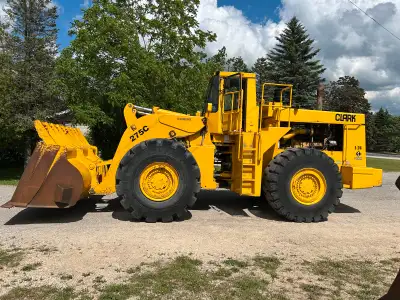 275c Michigan loader 7 .5 yard spade nose bucket 29.5x29 tires Cummins KT engine 400 hp Good brakes...