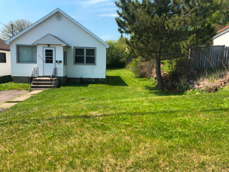 HOME FOR SALE , 330 HILL ST. SOUTH, THUNDER BAY, ONTARIO Houses for