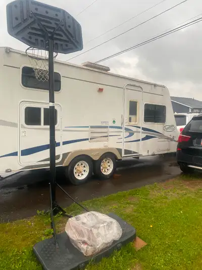2005 trail lite camper for sale. Sleeps 7 comfortably. Needs some TLC. Camper is 8 feet wide and 20...