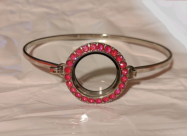 Origami Owl Bangle Bracelet Med Royal Red DelightRetired in Jewellery & Watches in Kitchener / Waterloo - Image 2