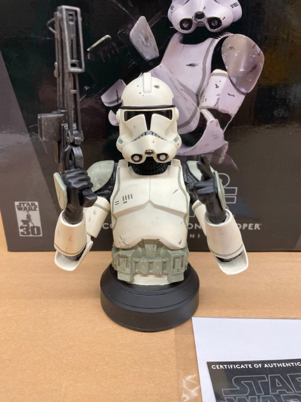 Star Wars Gentle Giant Coruscant Clone Trooper Mini Bust in Arts & Collectibles in Regina - Image 2