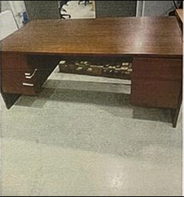 Large Solid Wood Computer Desk in Desks in Mississauga / Peel Region
