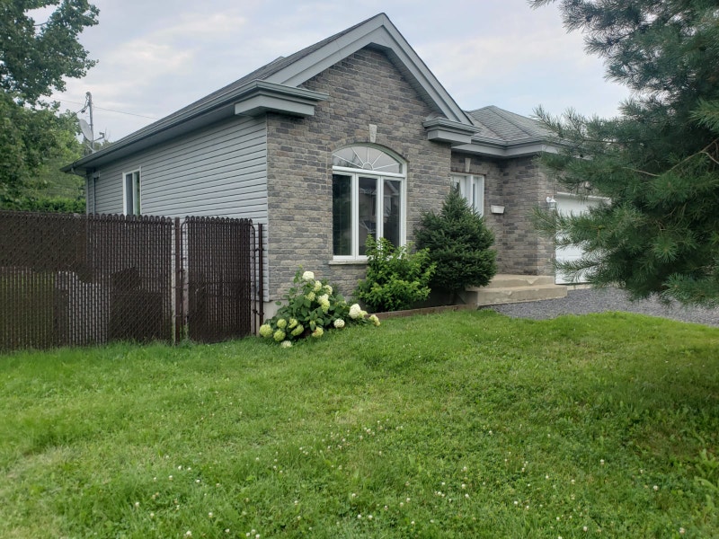 House for rent in Les Cedres Locations longue durée Ouest de l’Île Kijiji