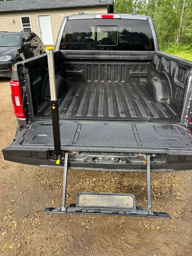 2023 Ford F-150 Powerboost XLT SuperCrew in Cars & Trucks in Grande Prairie - Image 6