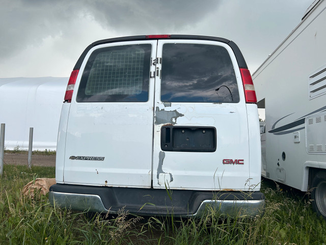 2006 GMC Savana 2500 in Cars & Trucks in St. Albert - Image 3