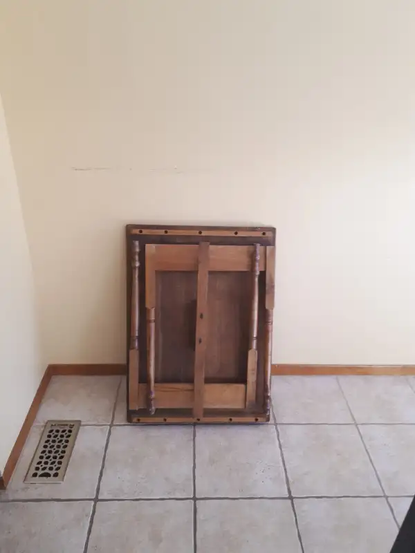 Wooden Table $140 - Excellent condition. Downsizing! in Hutches & Display Cabinets in Ottawa - Image 8