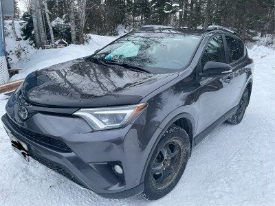 CLEAN 2018 TOYOTA RAV4 SE