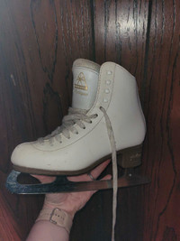 Figure skates size 6.5