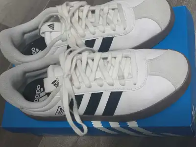 Mens size 8 As new condition Pickup in St Catharines