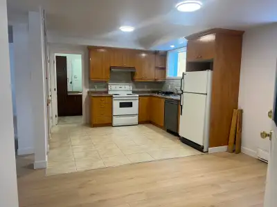 Ce 4½ entièrement rénové dans les derniers mois vous accueille dans un quartier tranquille de Québec...