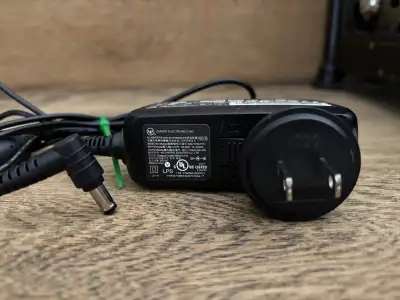 LEI Leader Electronics AC Adapter Model IU40-11190-011S 19V 2.15, View more