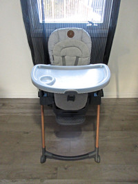 Chaise haute / Maxi cosi Minla / High chair