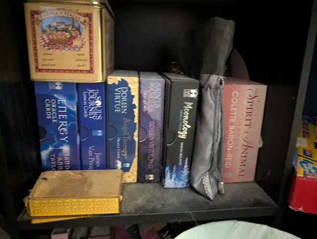 Oracle and Tarot Readings436100751908546562