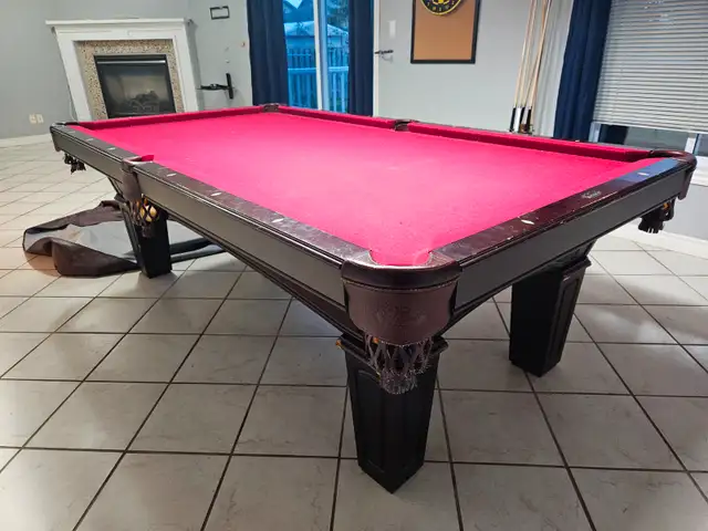 8ft x 4ft Pool Table with Overhead Light & Accessories63005666443523122
