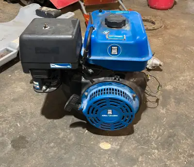 Power fist 420cc engine for sale. Starts and runs great. One inch shaft. Comes with electric starter...