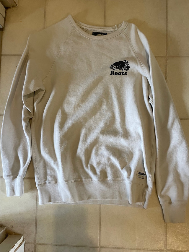 Roots crew neck sweatshirt•size small•white in Women's - Tops & Outerwear in North Bay - Image 2
