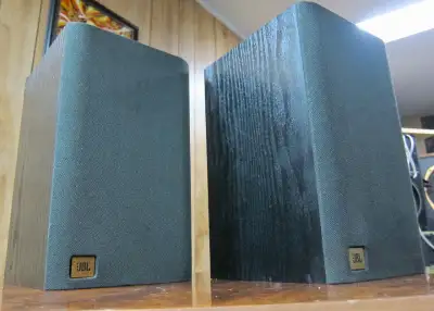 JBL J50 BOOKSHELF SPEAKERS * MADE IN USA * RESTORED, NEW FOAMS!*, View more