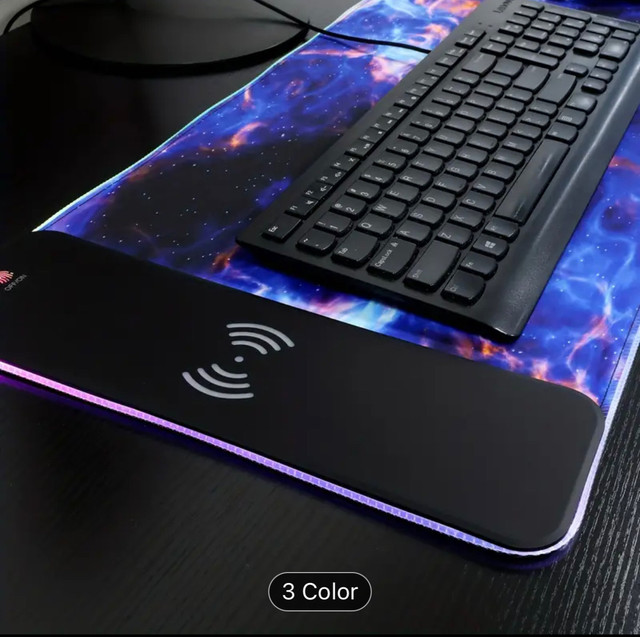 Wireless charging RGB gaming mouse pad dans Souris, claviers et webcaméras  à Ouest de l’Île