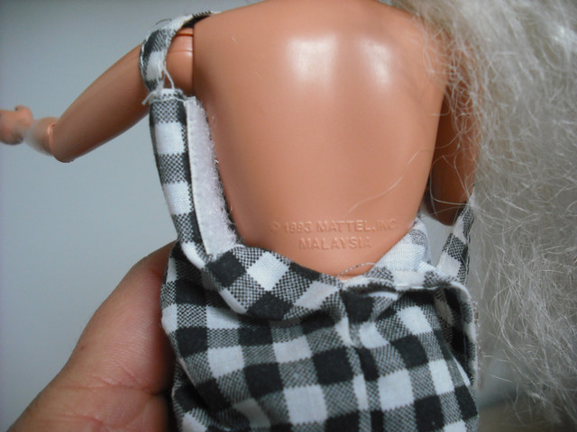 Barbie Doll - jointed 1993 in Toys & Games in Windsor Region - Image 3