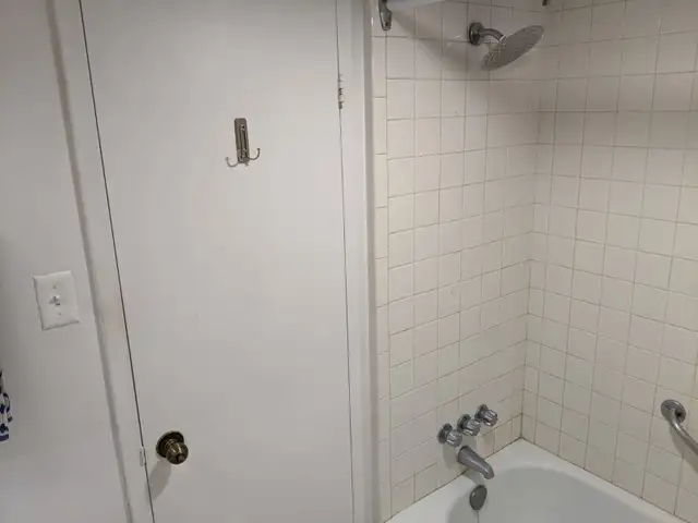 Furnished Studio Sublet from April (2 months) in Short Term Rentals in City of Montréal - Image 7