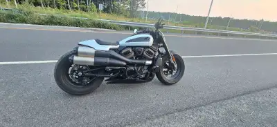 I am selling my used 2021 Harley Davidson Sportster S. This bike has a 1250cc Revolution Max engine...