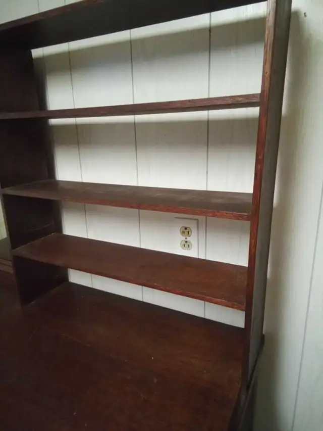 Wooden Dresser Hutch in Dressers & Wardrobes in Hamilton - Image 4