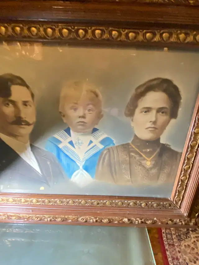 Antique Picture Family Frame Carved Wood & Convex Glass in Arts & Collectibles in Vancouver - Image 6