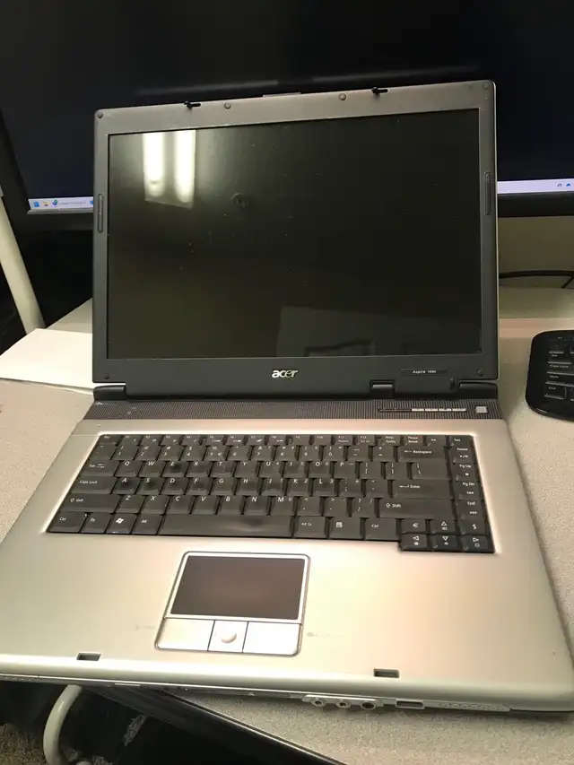 Acer aspire 1640 in Laptops in Edmonton - Image 9