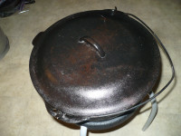 Chaudron ou marmite en fonte de 13 pouces de diamètre