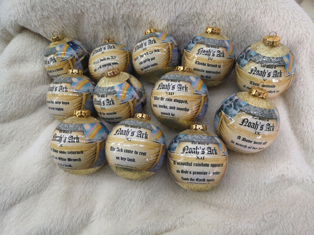 The Story of Noah's Ark 12 Christmas Tree Ornaments Tin in Holiday, Event & Seasonal in Moncton - Image 2